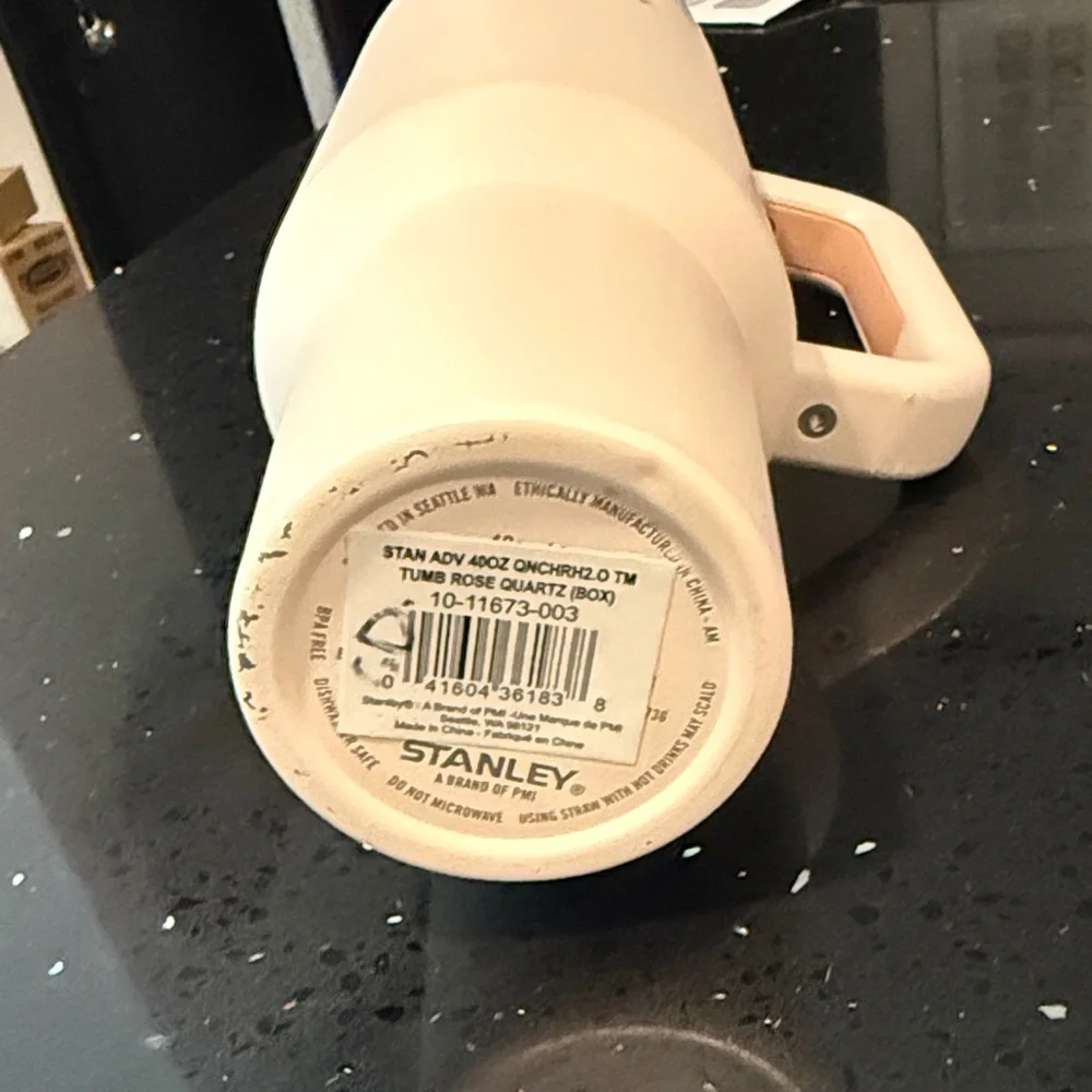 Stanley light pink Tumbler with Handle and Straw - Picture 4 of 7